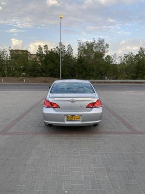 تويوتا أفالون 2005