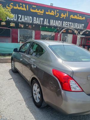 Nissan Sunny 2012