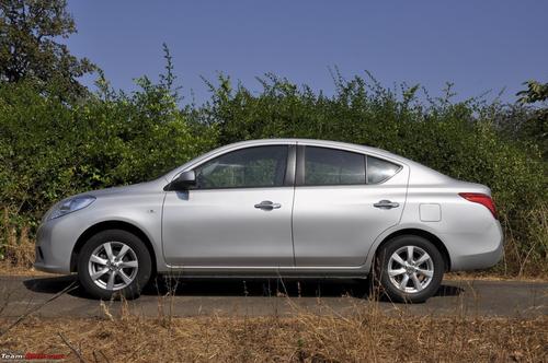 Nissan Sunny 2012