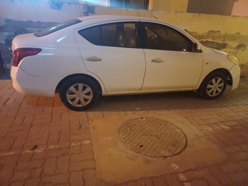 Nissan Sunny 2012