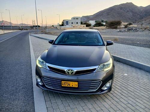 تويوتا أفالون 2015