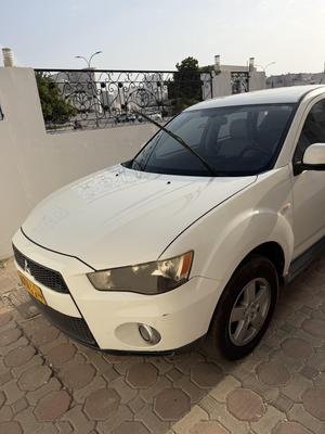 Mitsubishi Outlander 2012