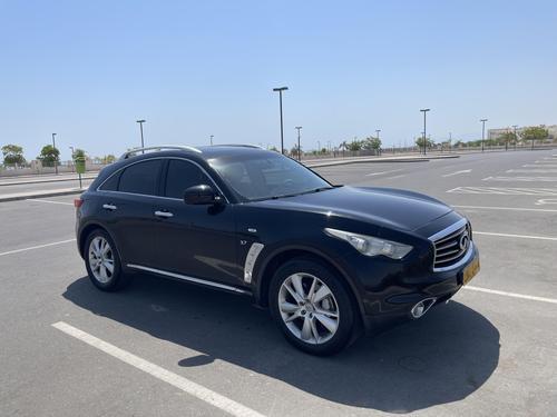 انفينيتي QX70 2015