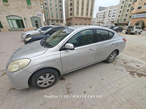 Nissan Sunny 2012