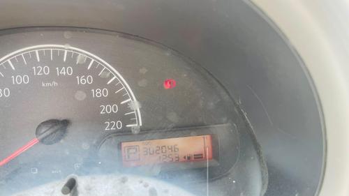 Nissan Sunny 2012