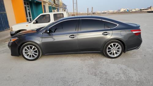تويوتا أفالون 2014
