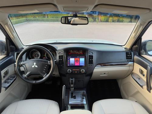 Mitsubishi Pajero 2012