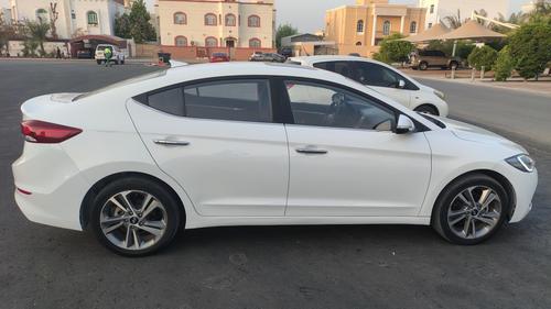 هيونداي إلنترا 2018