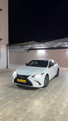 Lexus ES 300 2021