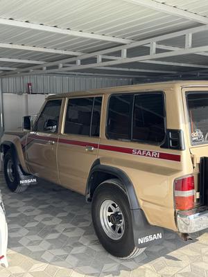 نيسان باترول سفارى 1993