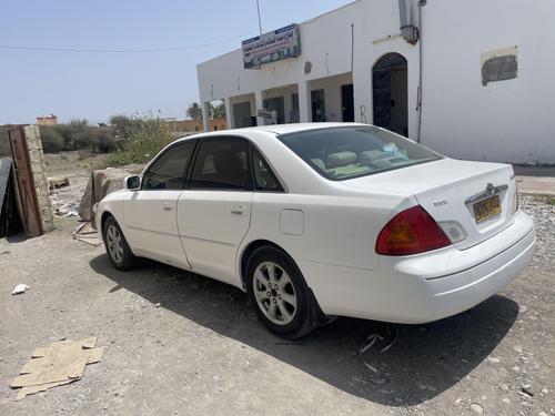 تويوتا أفالون 2000