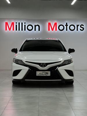Toyota Camry 2019