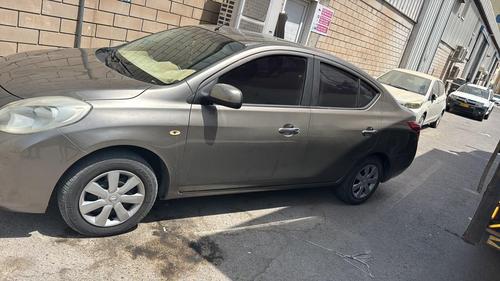 Nissan Sunny 2012
