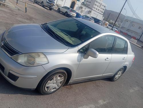 Nissan Tiida 2012