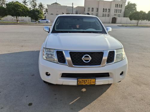 نيسان باثفايندر 2012