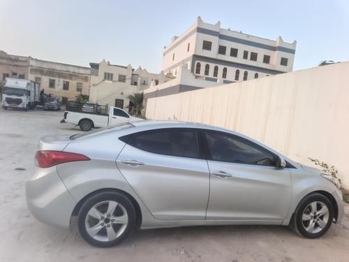 هيونداي إلنترا 2012