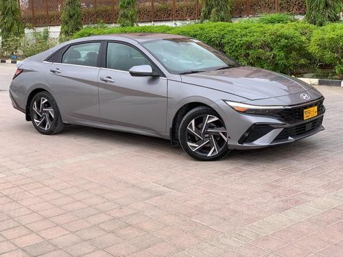 Hyundai Elantra 2024