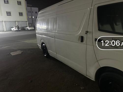Toyota Hiace 2012
