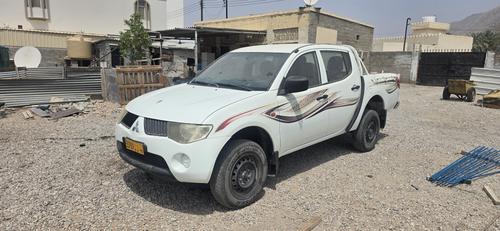 ميتسوبيشي بيك اب 2009