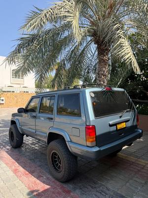 جيب شيروكي 1998