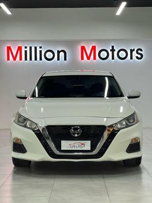 Nissan Altima 2019