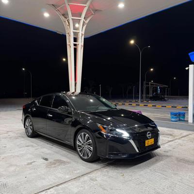 Nissan Altima 2023