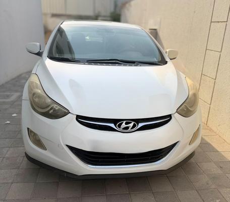 هيونداي إلنترا 2012