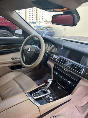 BMW 740 2010