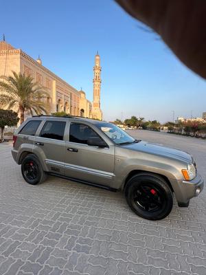 جيب جراند شيروكي 2010