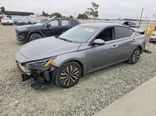 Nissan Altima 2023