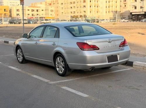 تويوتا أفالون 2008