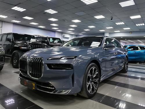 BMW 735 2024